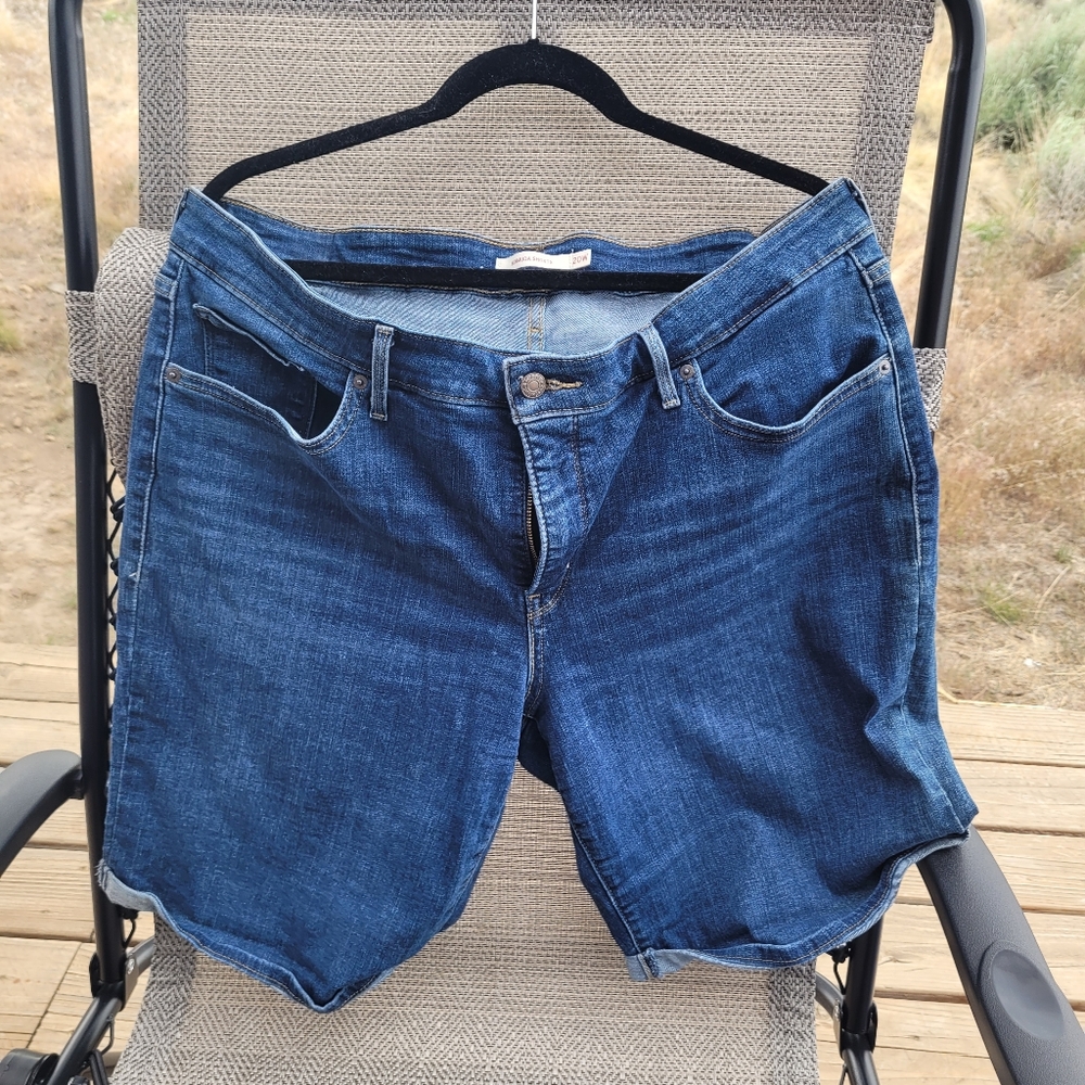Levi's Bermuda shorts